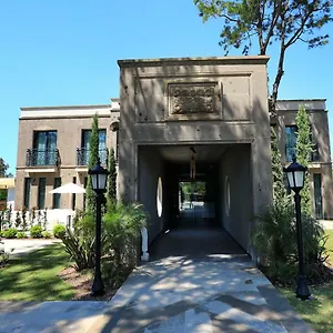 4* Otel Sandora Boutiuqe